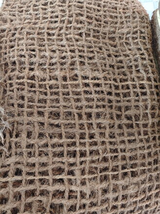 Kokosová rohož, síť, geotextilie 900g - oko 1-1,5x1,5cm, 10m2